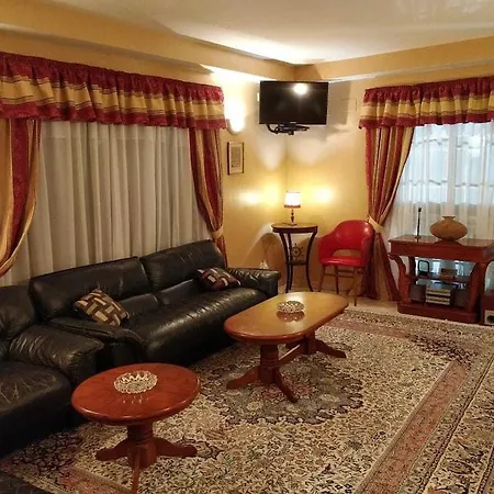 Pete فندق بلاتجا ذارو